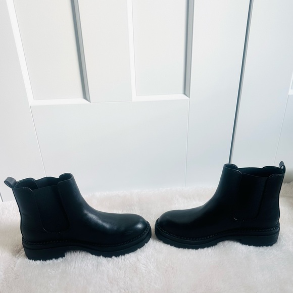 Black Women Block Heel Boots - Picture 15 of 16